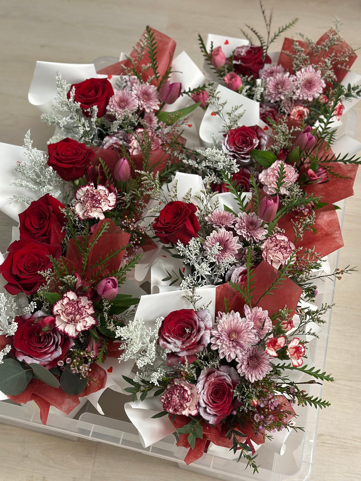 1AFS Holiday Surprise Mini Bouquet