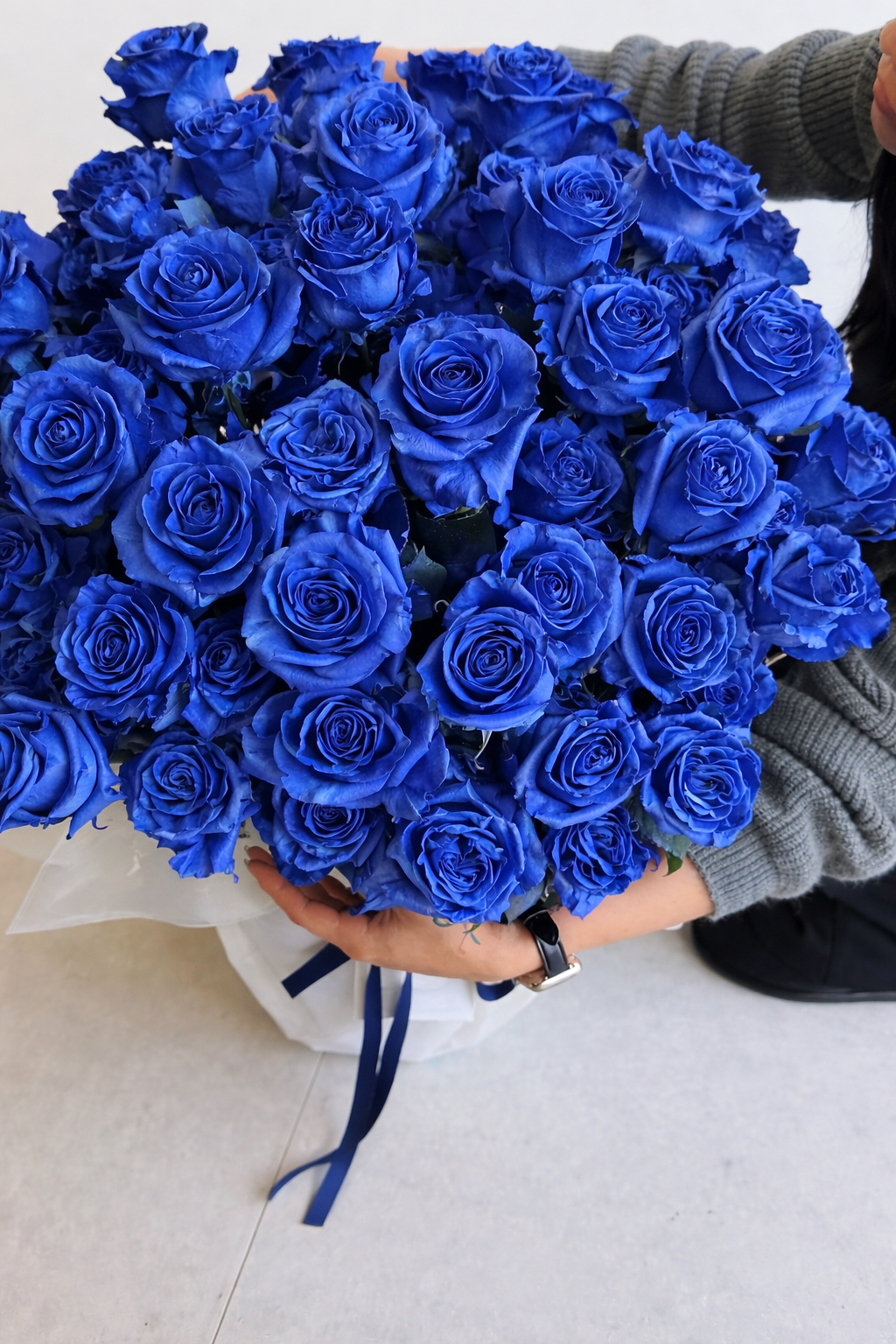 2026 V Day Royal Blue Roses Basket