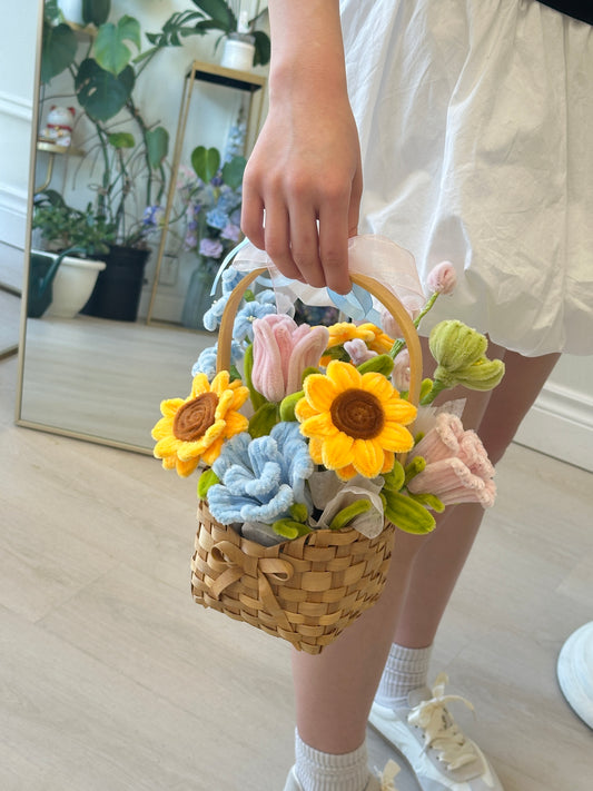 AFS Pipe Cleaner Mixed Flower in Basket
