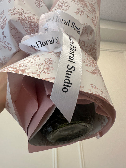Bouquet Wrap Around the Vase