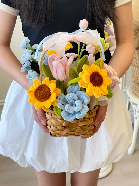 AFS Pipe Cleaner Mixed Flower in Basket