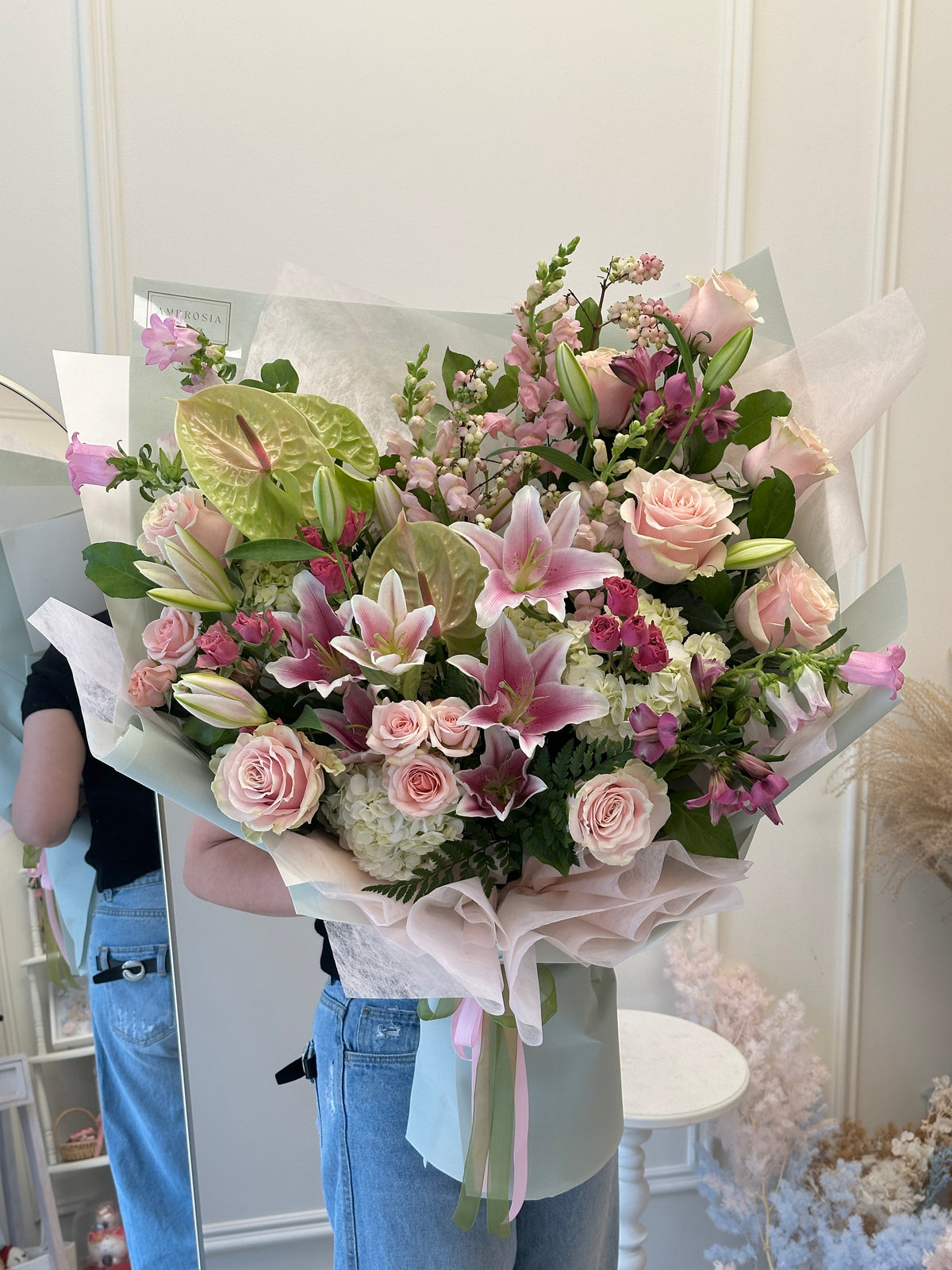 Florit's Pick Grand Bloom Bouquet (Designed in Floral Foam – Premium Standing Style)