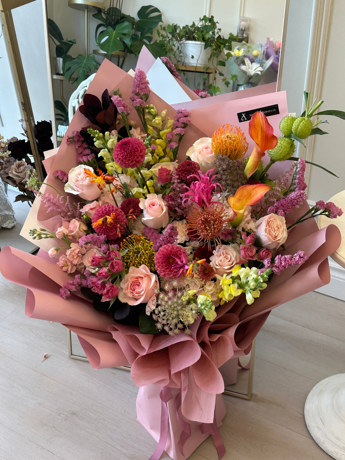 Florit's Pick Grand Bloom Bouquet (Designed in Floral Foam – Premium Standing Style)